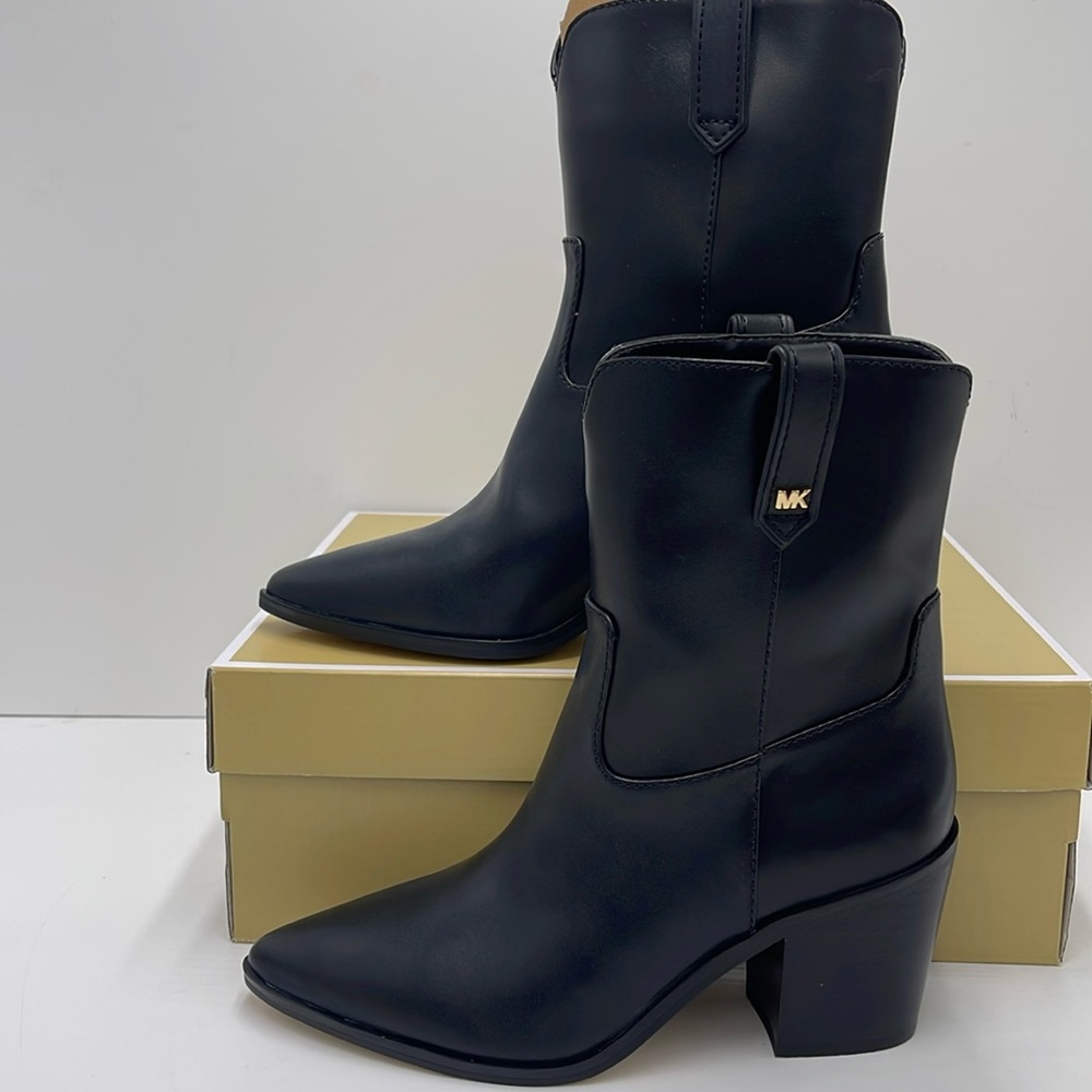 MICHAEL KORS WAVERLY HEELED BOOTIE FAUX LEATHER
49F4WVME5L
198102183704
BLACK
